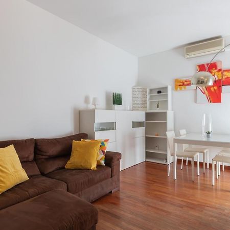Terrace At 20 Minutes From Duomo - Homeunity มิลาน ภายนอก รูปภาพ